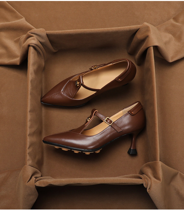 Genuine Leather Vintage Camell - Vintage Collectible & Vintage Dolls 评论和价格