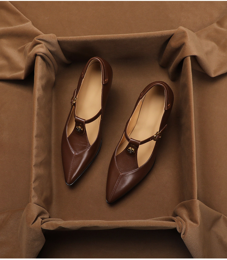 Genuine Leather Vintage Camell - Vintage Collectible & Vintage Dolls 评论和价格