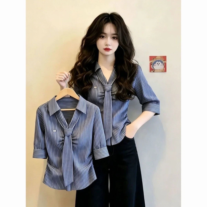 Polo Neck Lacing Short Sleeve  - Vintage Collectible Buttons 评论和价格
