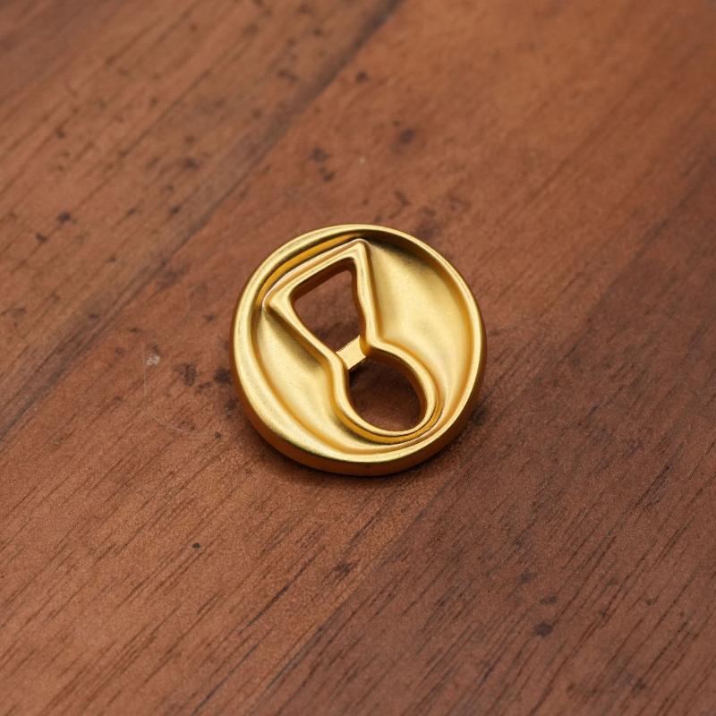 Vintage Metal Button Artistic  - Vintage Collectible Buttons 评论和价格