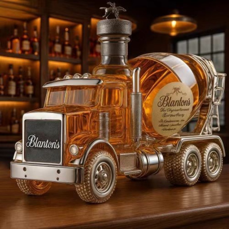 Vintage Truck Design Glass Whi - Vintage Collectible Liquor Bottles 评论和价格