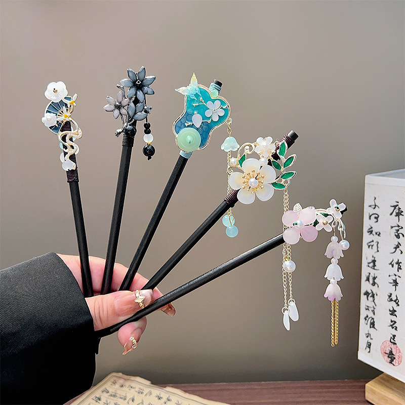 Classic Tassel Hair Stick Blac - Vintage Collector 评论和价格